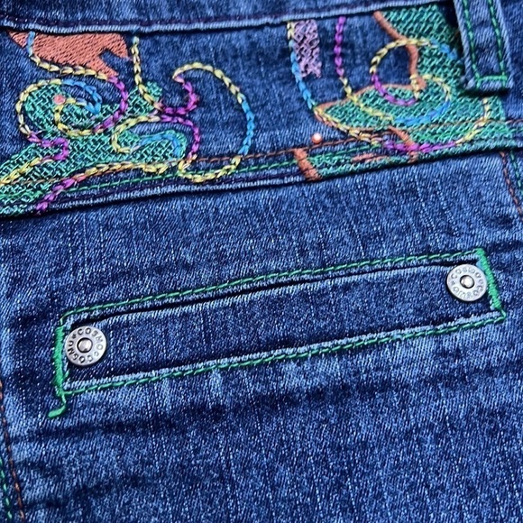Cosmopolitan Jeanswear embroidered mom jeans size 12 P - Picture 6 of 9